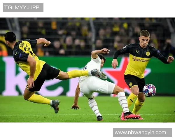 多特蒙德与巴黎圣日耳曼激战结果揭晓引发球迷热议 多特蒙德与巴黎圣日耳曼激战结果揭晓引发球迷热议